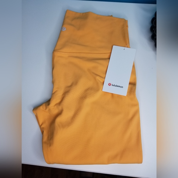 Lululemon Align High Rise Crop 23" in Mango Dream - Picture 10 of 10